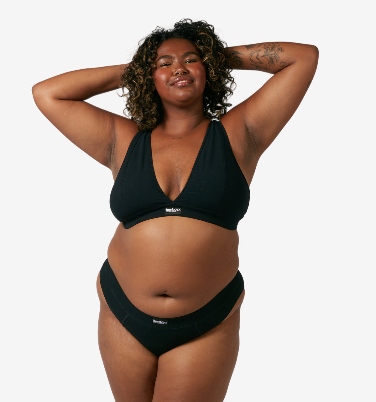 Model: Maliyah is 5'7" and wears a 2X
