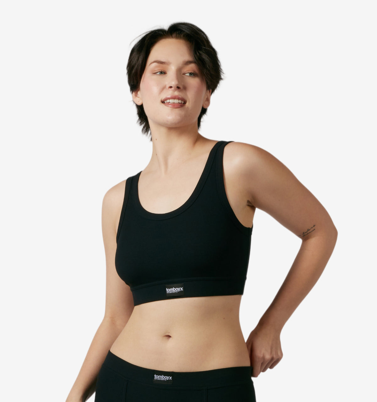 Model: Avery is 5'9" and wears a Medium