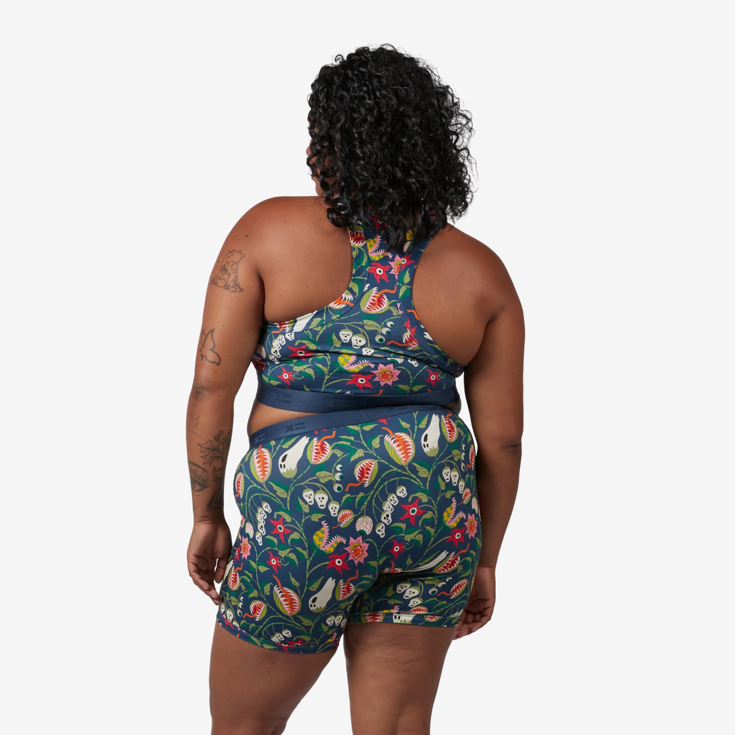 Model: Maliyah is 5'7" and wears a 2X