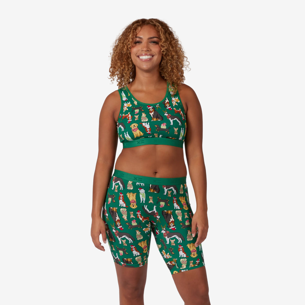 Model: Neveah is 5'7" and wears a Medium