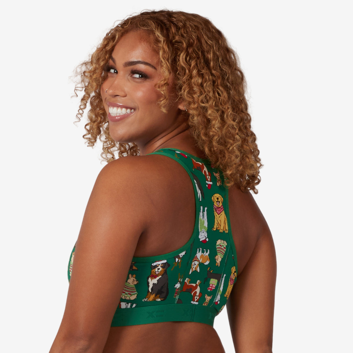 Model: Neveah is 5'7" and wears a Medium