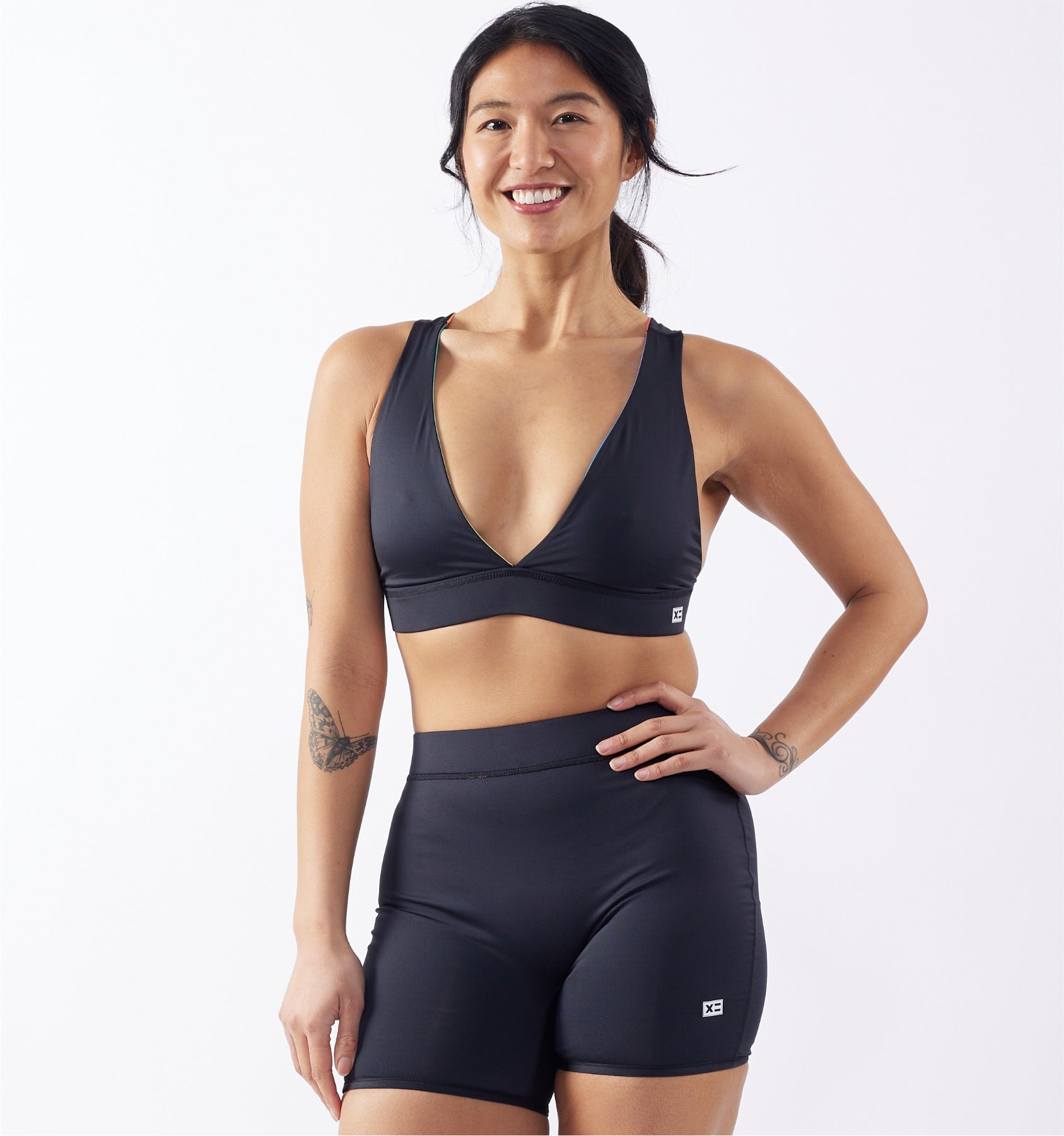 Model: Raiza is 5'6" and wears a small