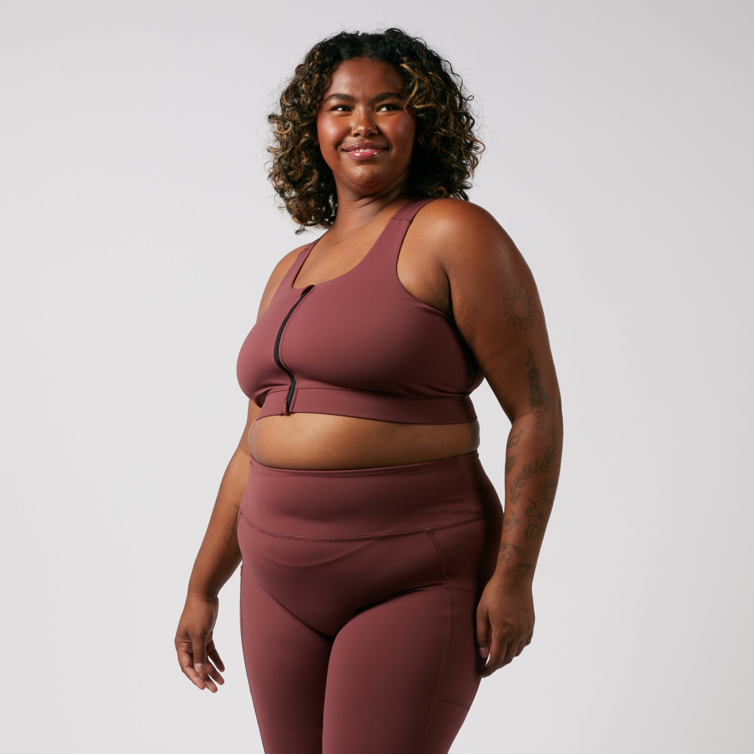 Model: Maliyah is 5'7" and wears a 2X