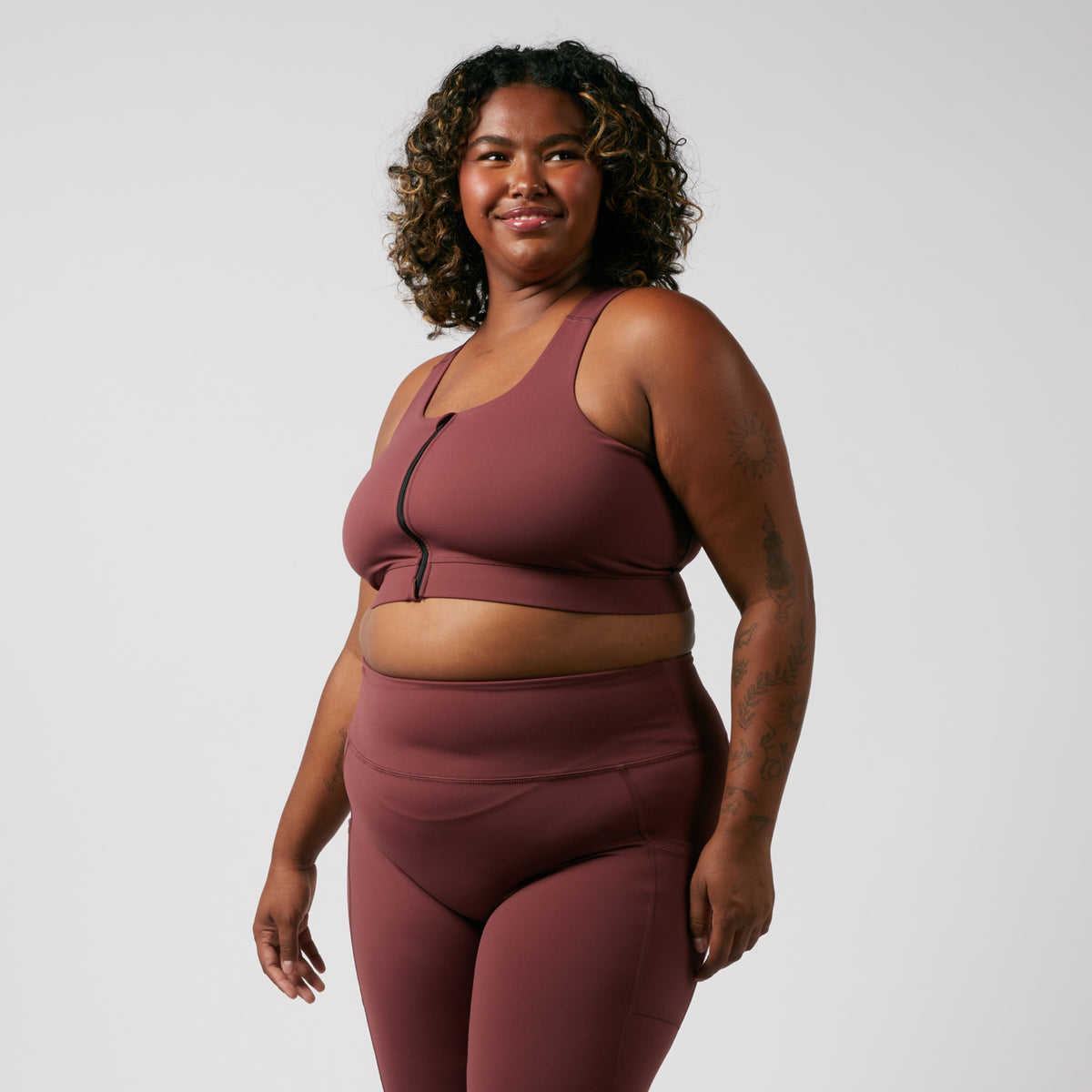 Model: Maliyah is 5'7" and wears a 2X