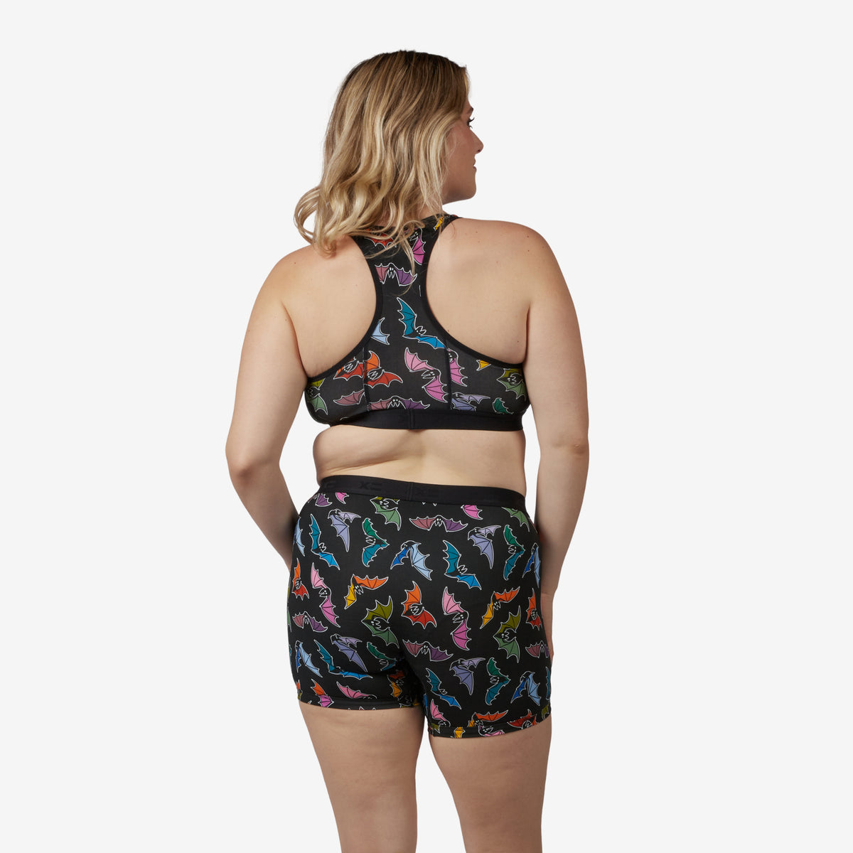 Model: Natalie is 5'11" and wears a Medium