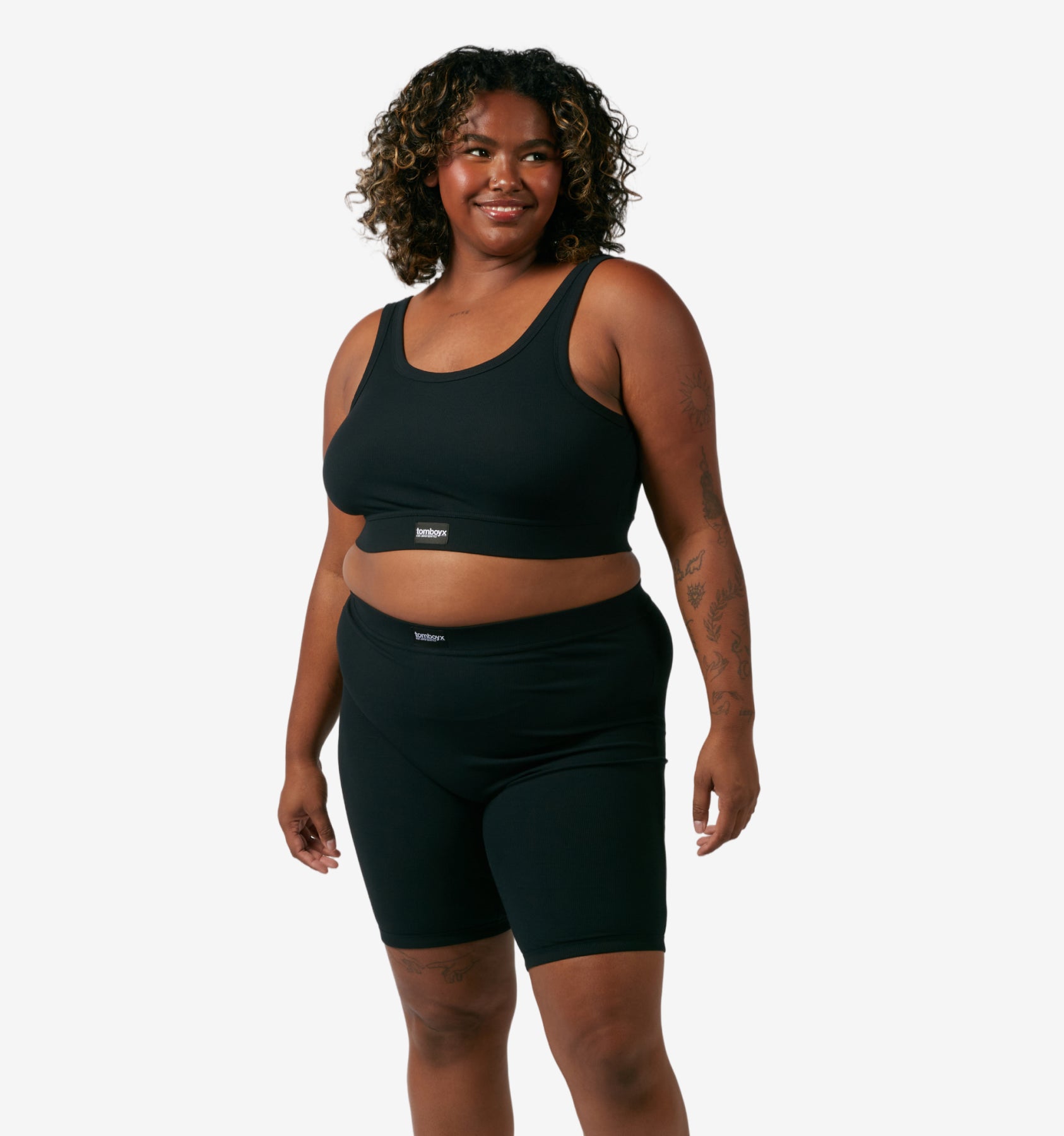 Model: Maliyah is 5'7" and wears a 2X