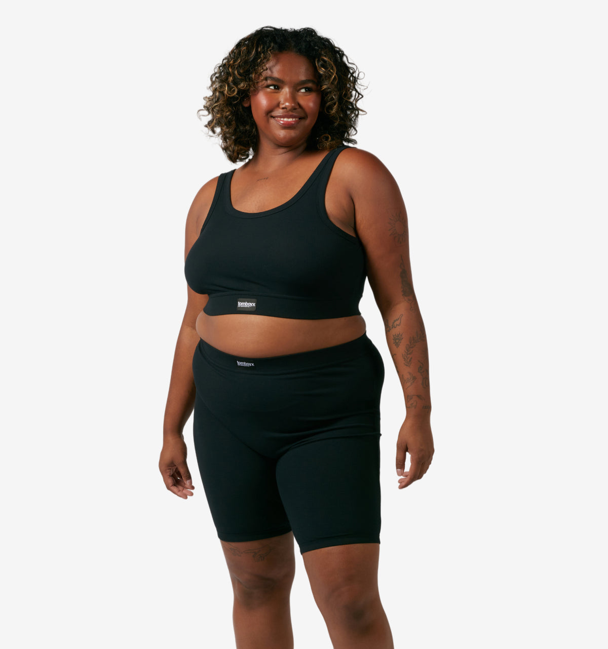 Model: Maliyah is 5'7" and wears a 2X