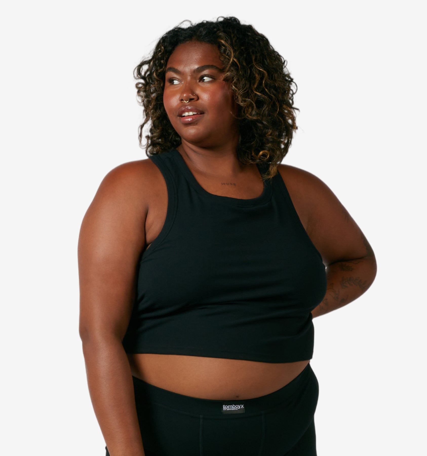 Model: Maliyah is 5'7" and wears a 2X