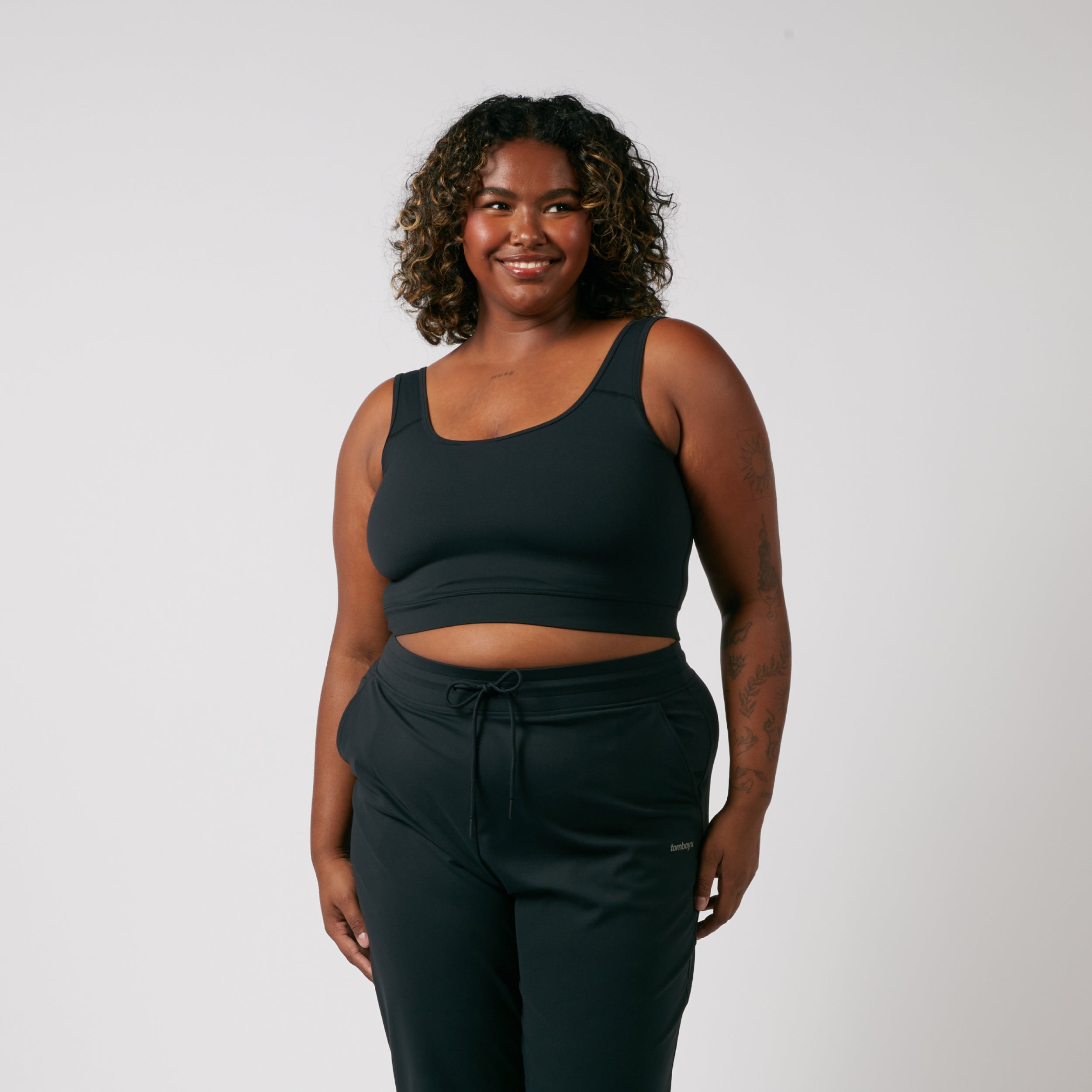 Model: Maliyah is 5'7" and wears a 2X