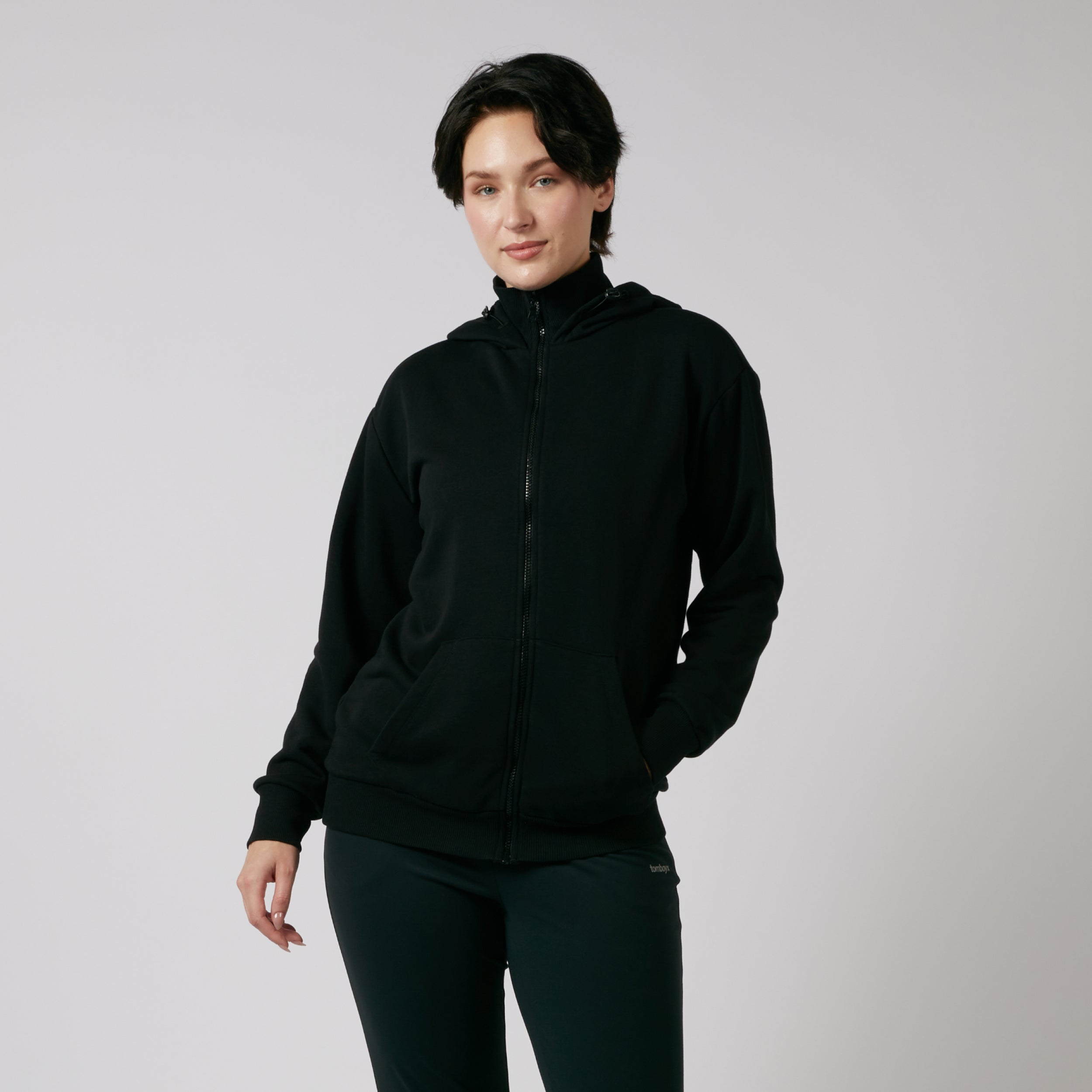 Model: Avery is 5'9" and wears a Small