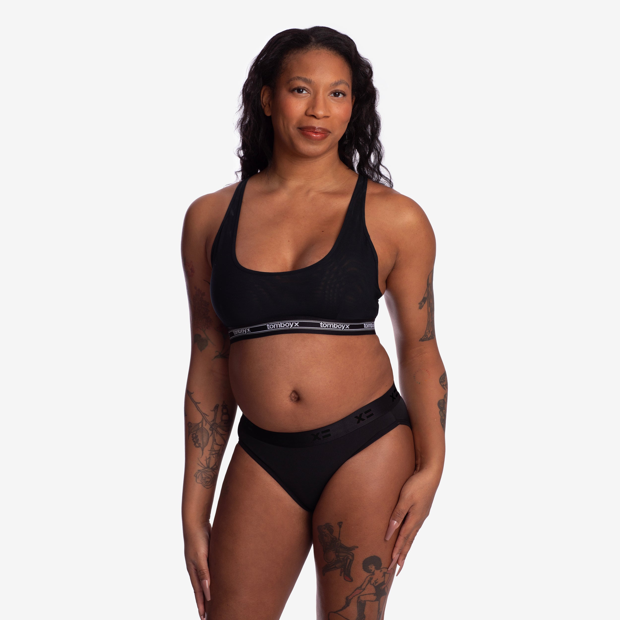 Model: Davina is 5'7" and wears a Small