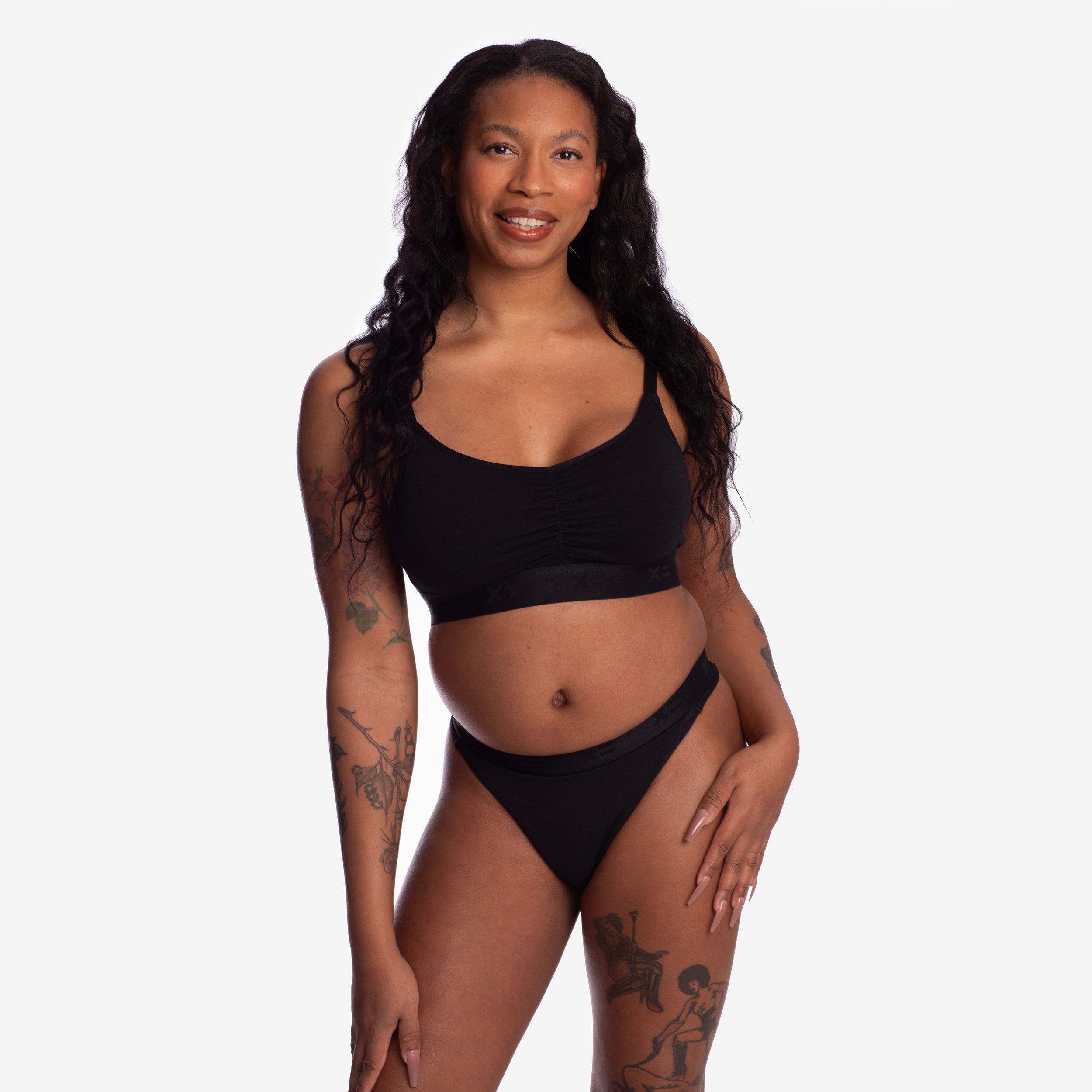 Model: Davina is 5'7" and wears a Small