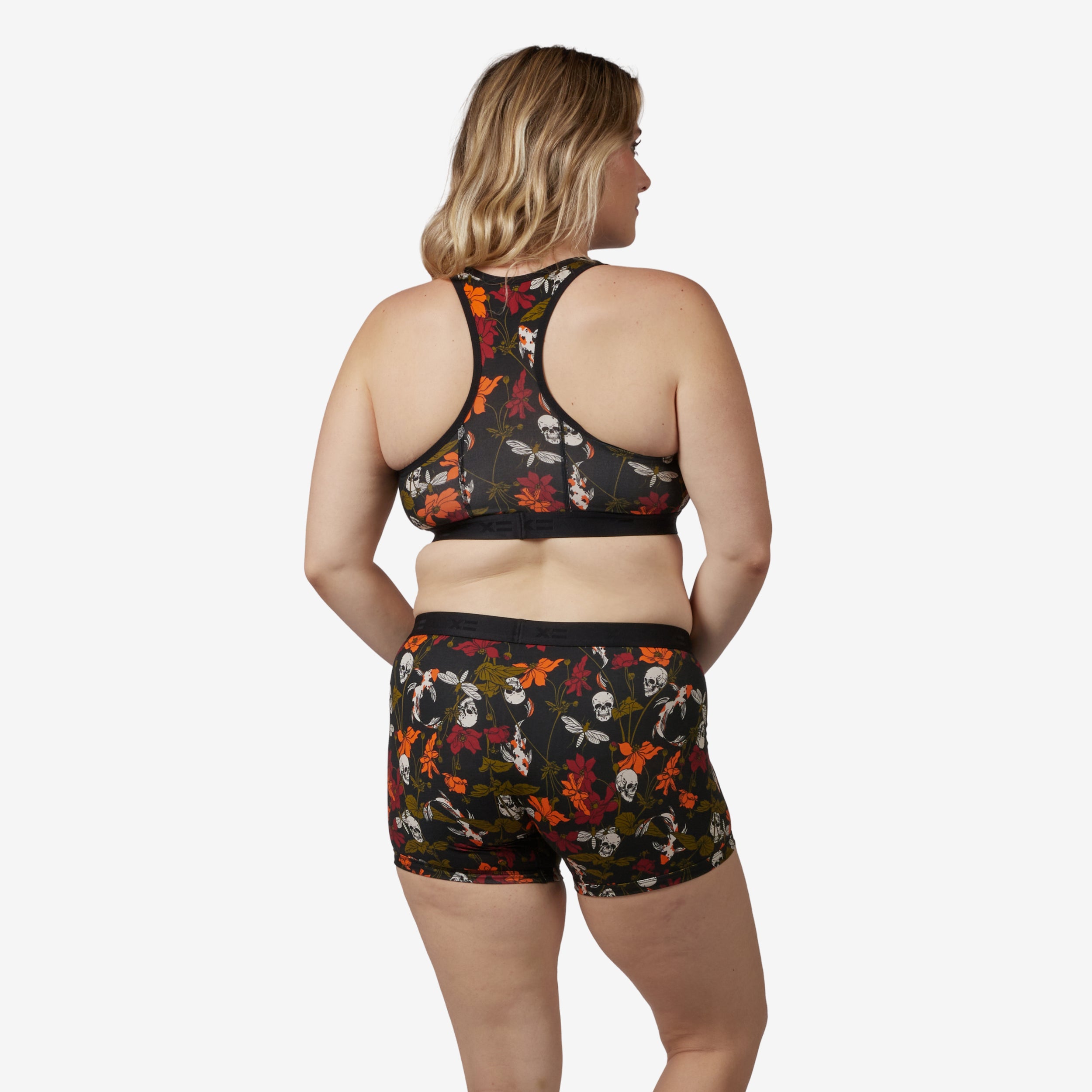 Model: Natalie is 5'11" and wears a Medium