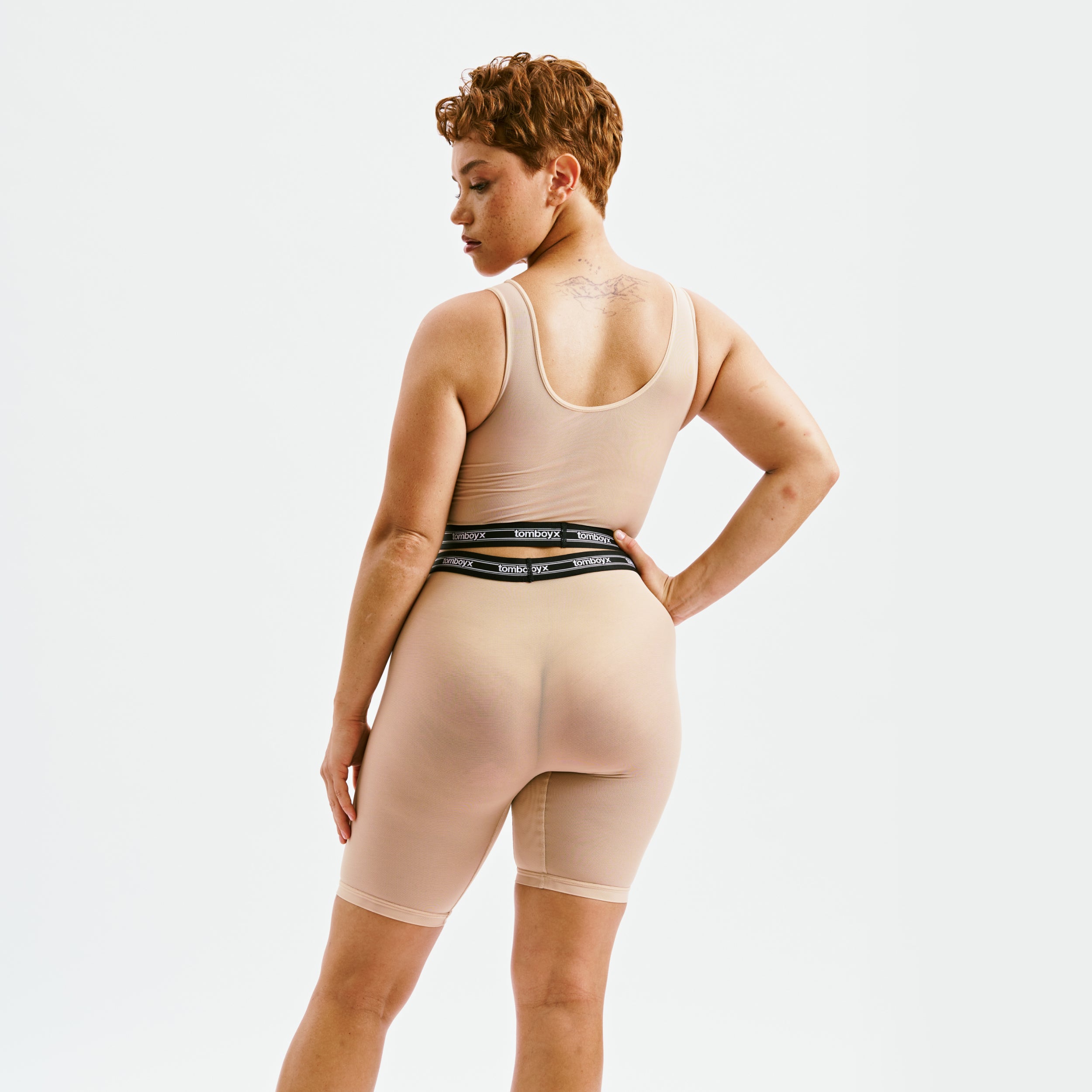 Model: Ariana is 5'7" and wears a medium