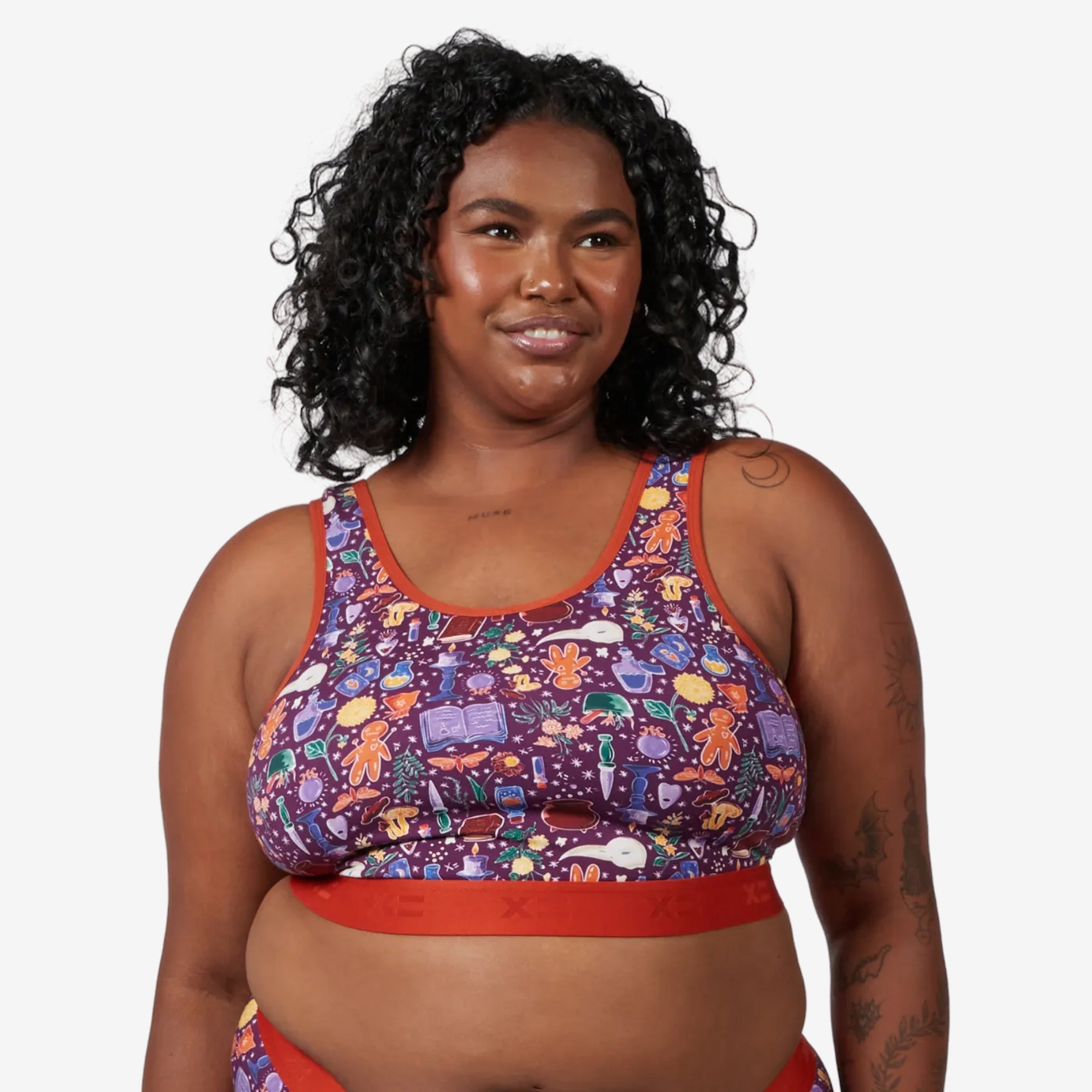 Model: Maliyah is 5'7" and wears a 2X
