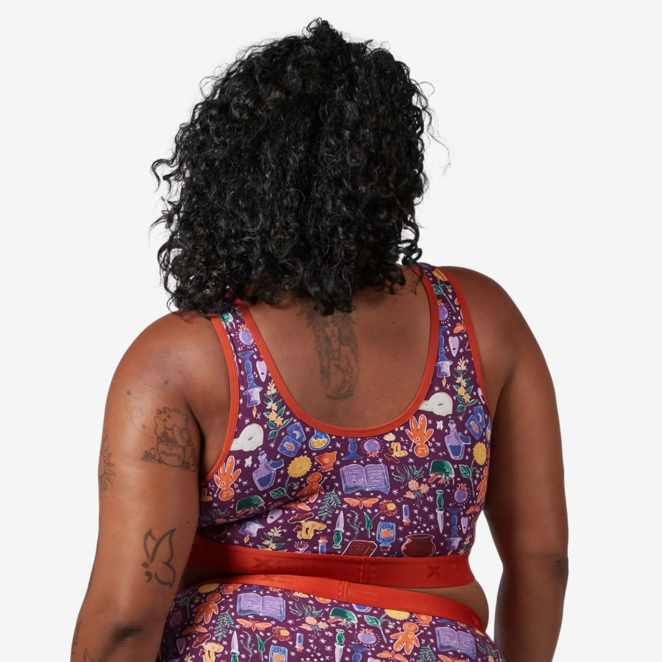Model: Maliyah is 5'7" and wears a 2X