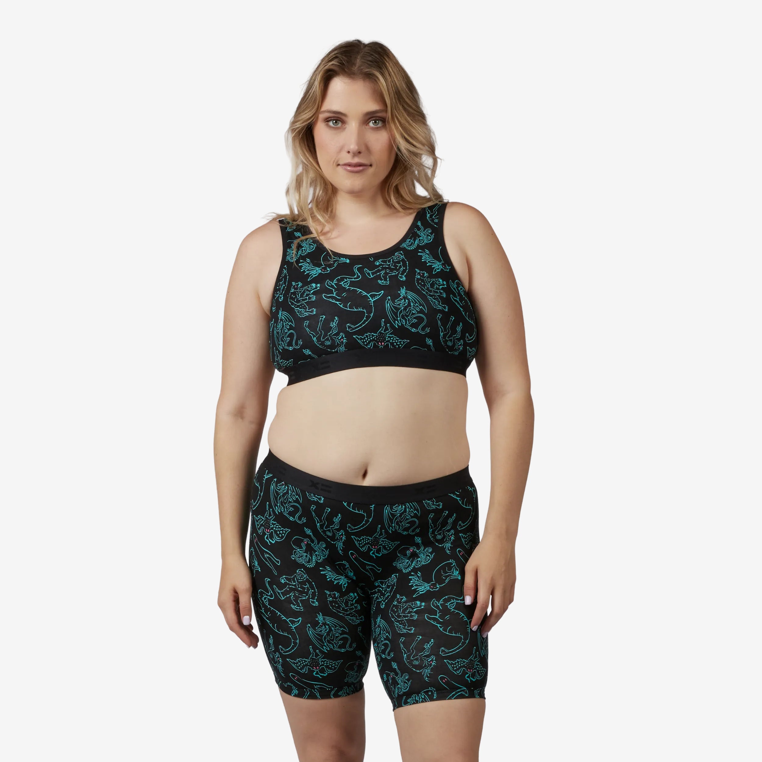 Model: Natalie is 5'11" and wears a Medium