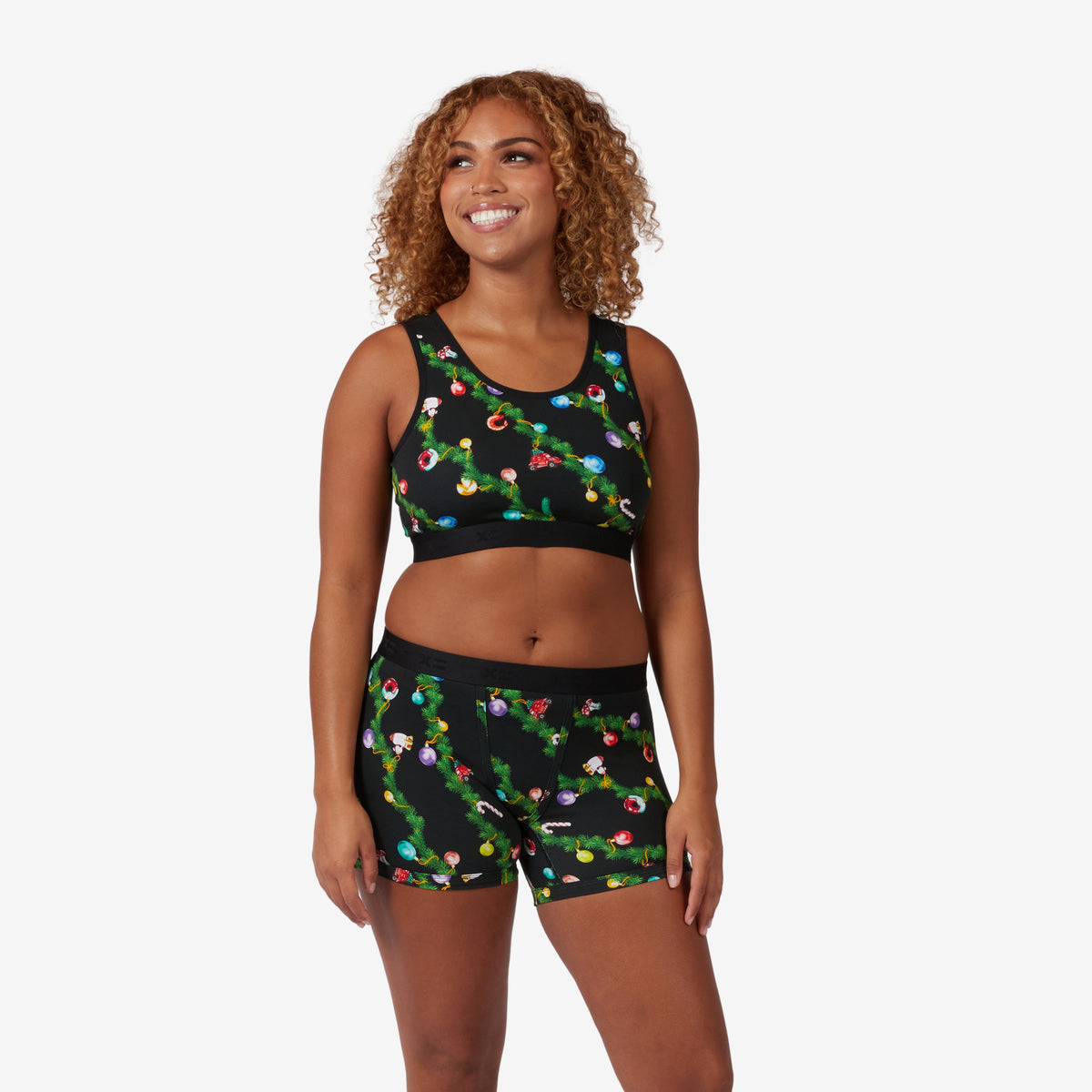Model: Neveah is 5'7" and wears a Medium