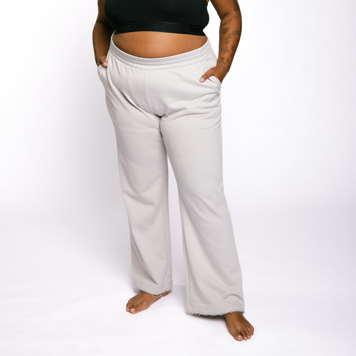 Model: Maliyah is 5'7" and wears a 2X