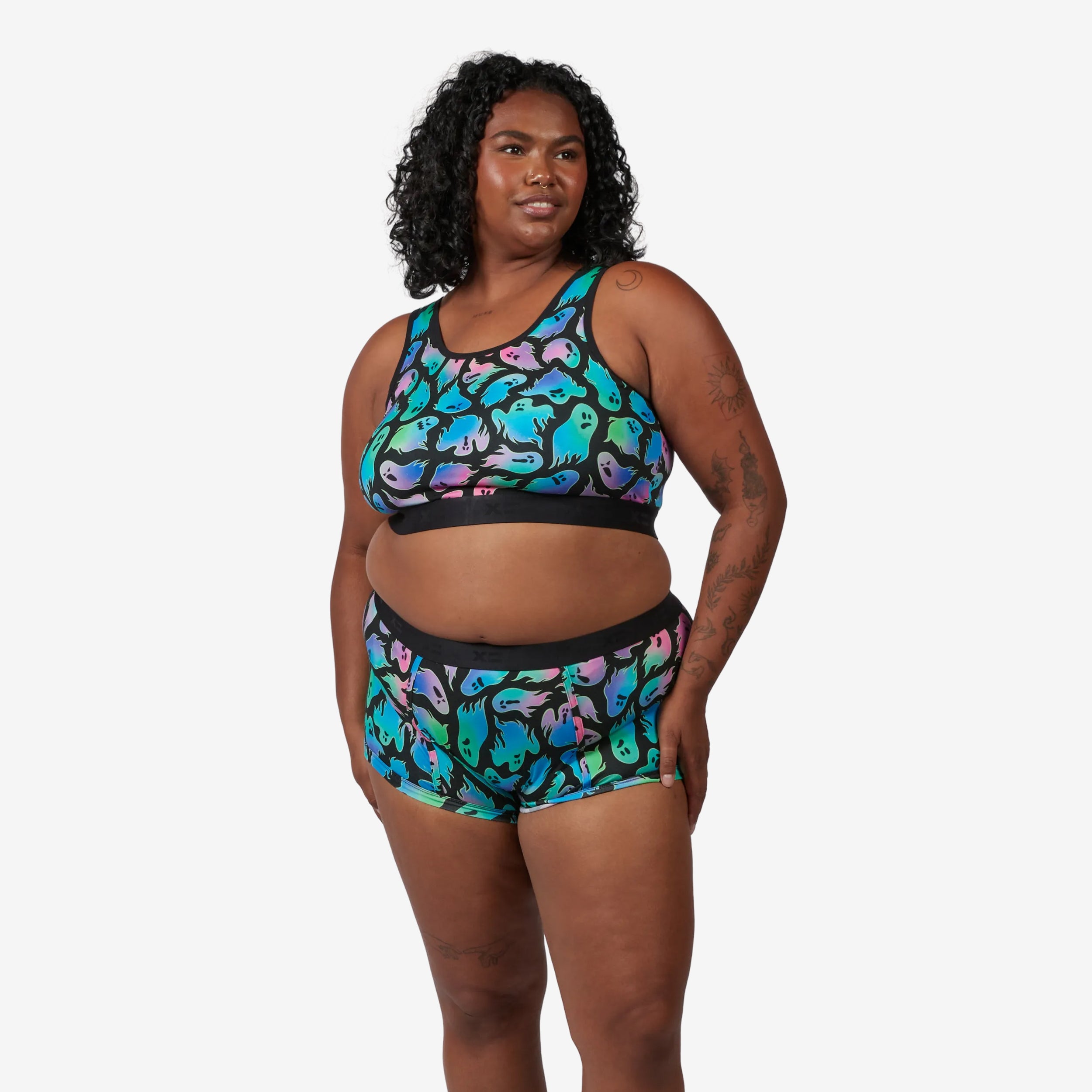 Model: Maliyah is 5'7" and wears a 2X