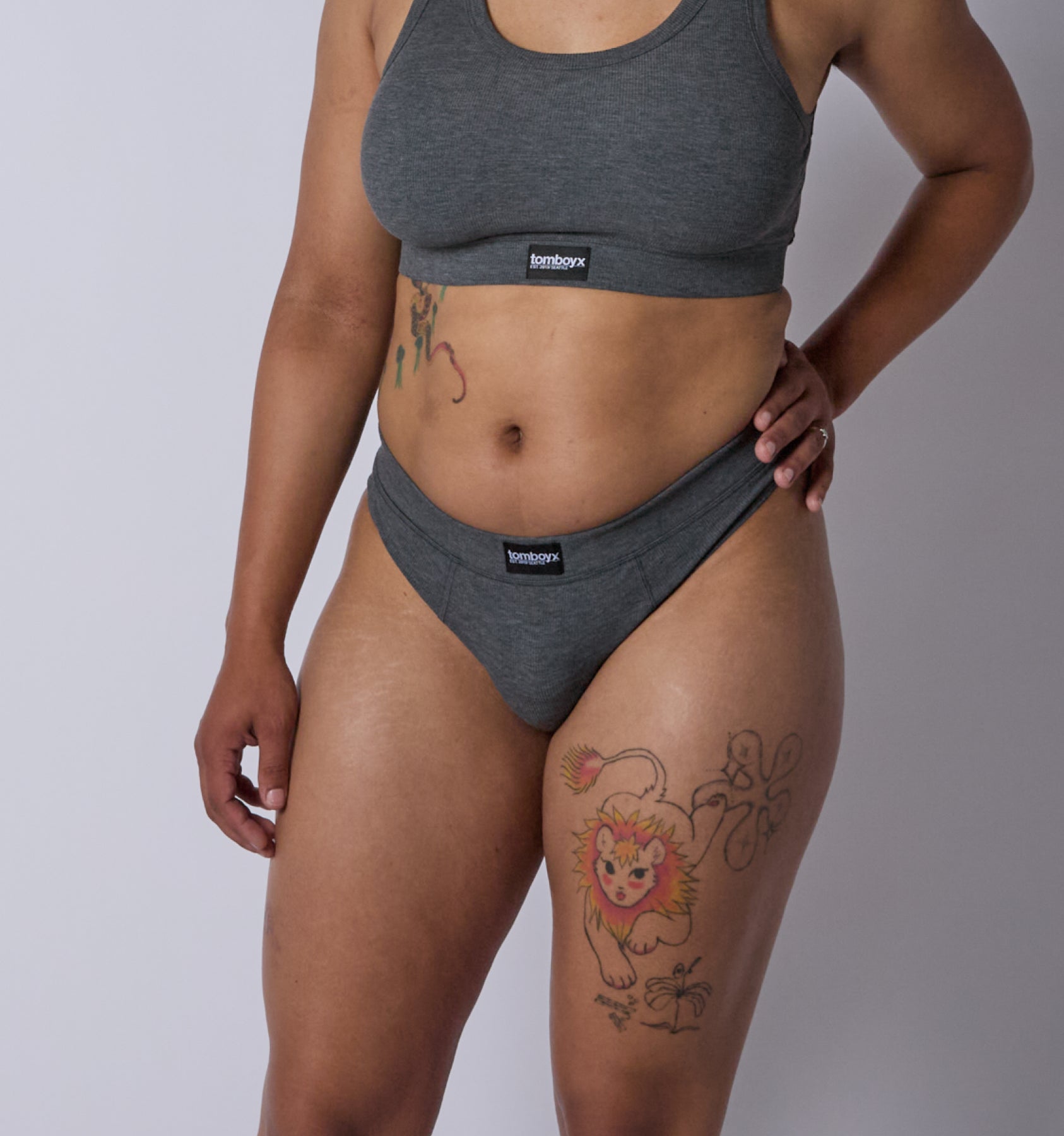 Model:Vera-Camille is 5'9" and wearing a size Medium