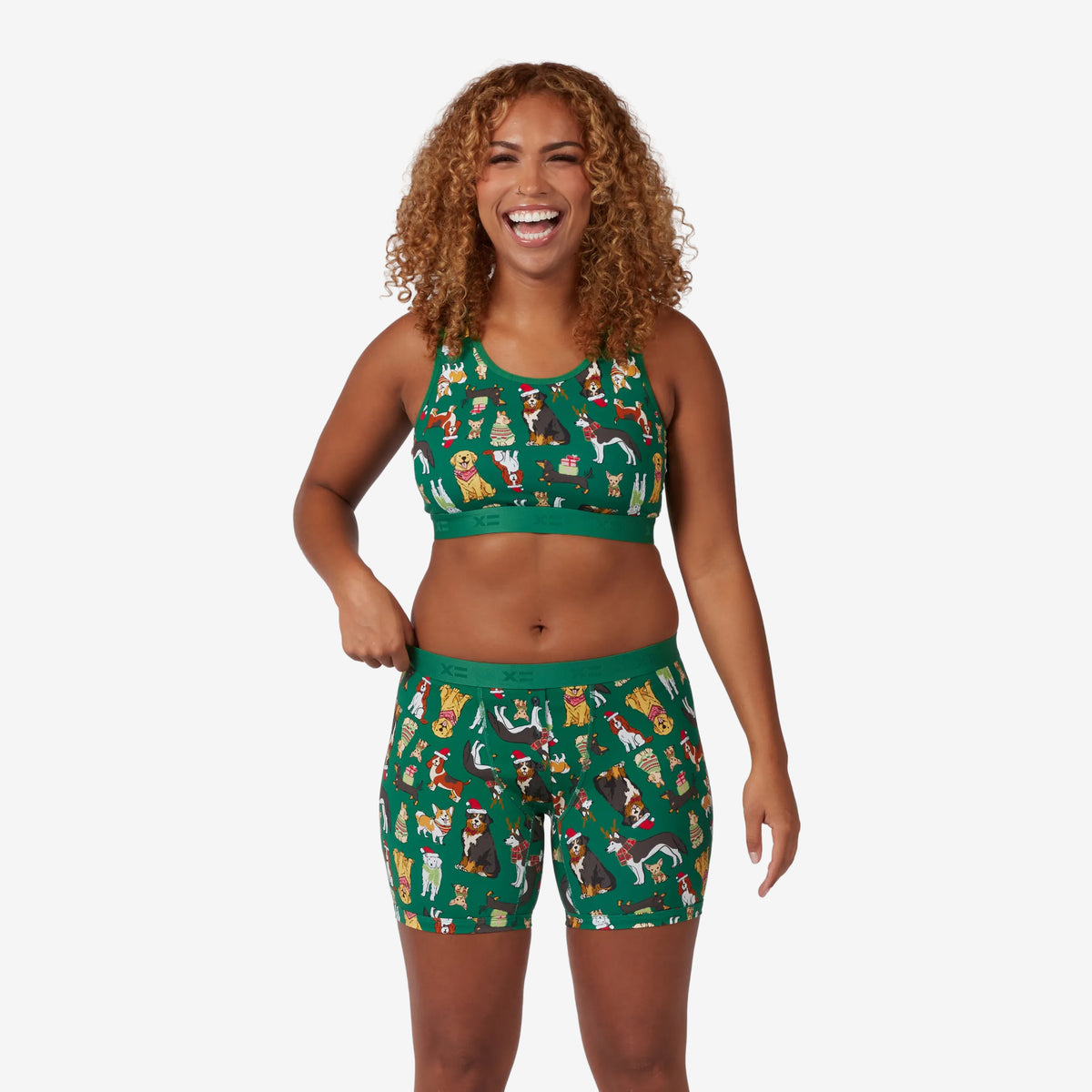 Model: Neveah is 5'7" and wears a Medium