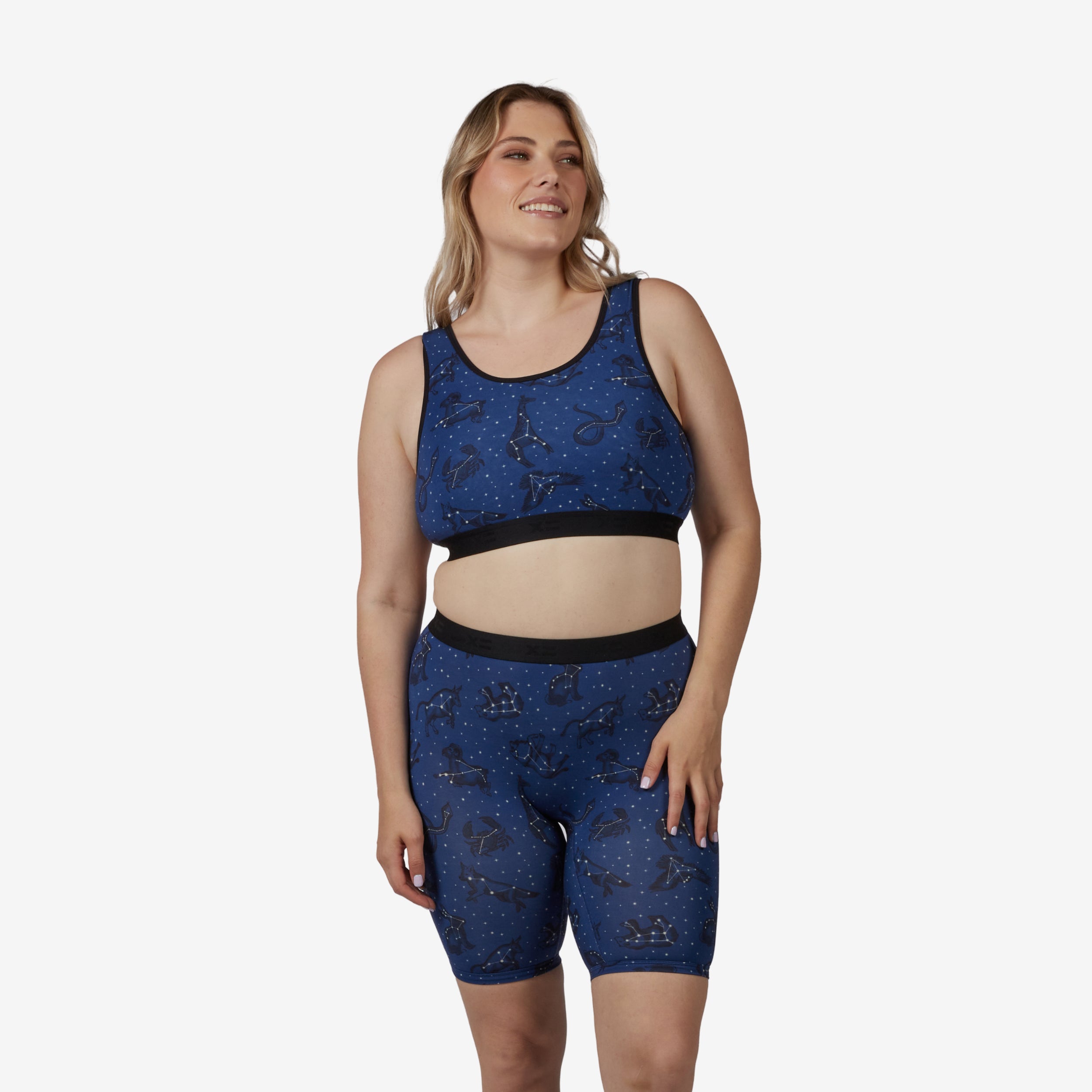 Model: Natalie is 5'11" and wears a Medium
