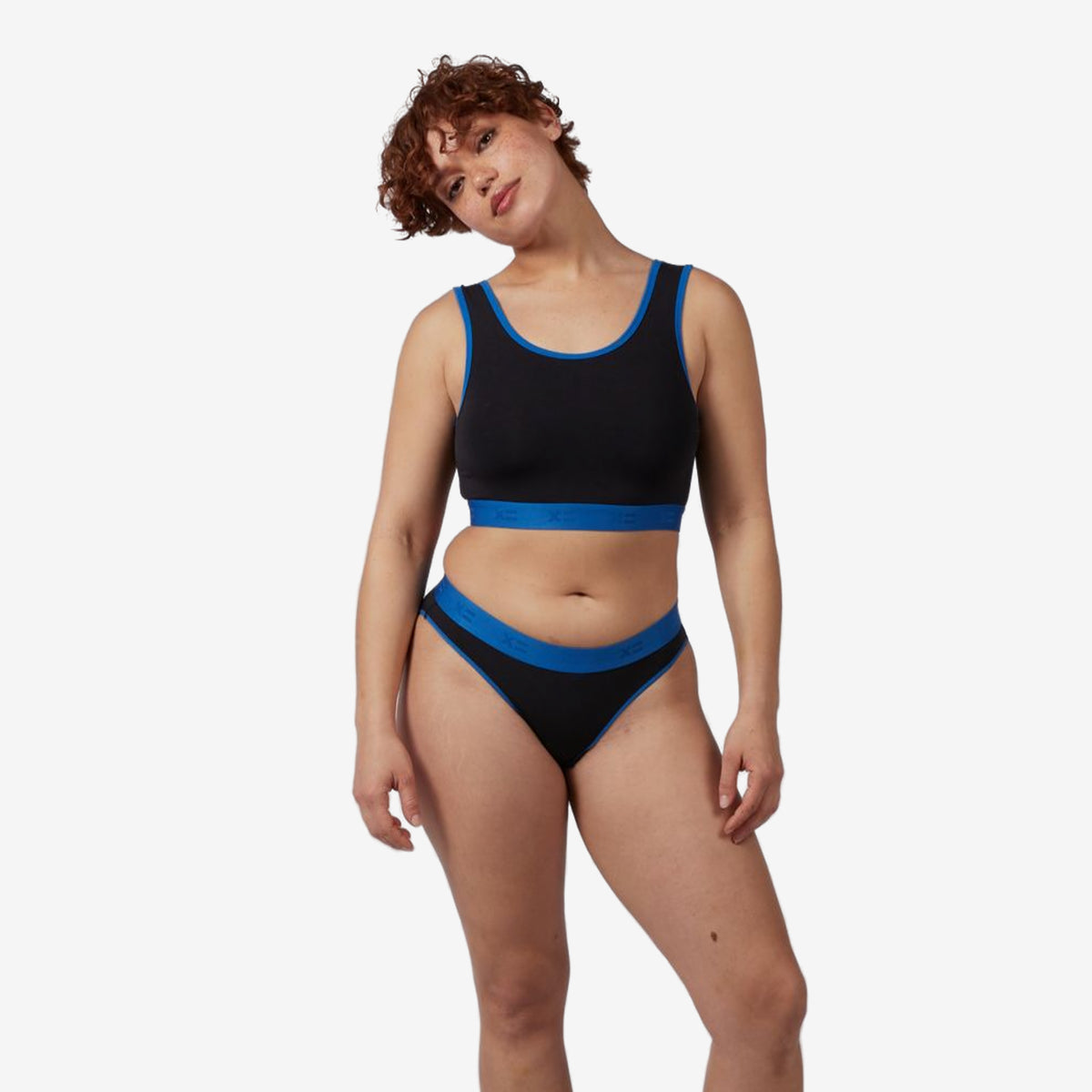 Model: Ariana is 5'7" and wears a medium