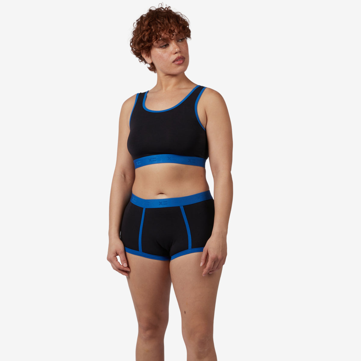 Model: Ariana is 5'7" and wears a medium