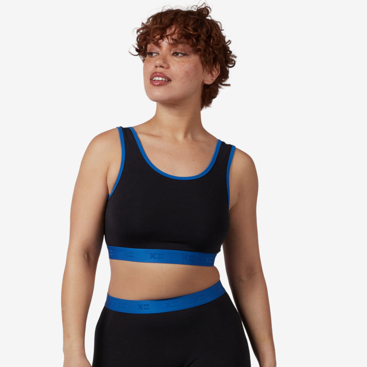 Model: Ariana is 5'7" and wears a medium