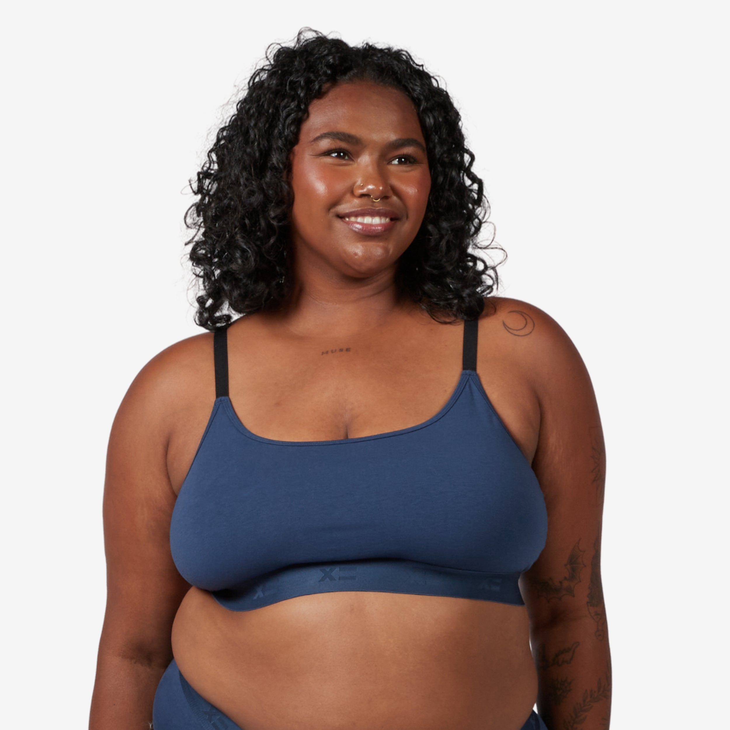 Model: Maliyah is 5'7" and wears a 2X