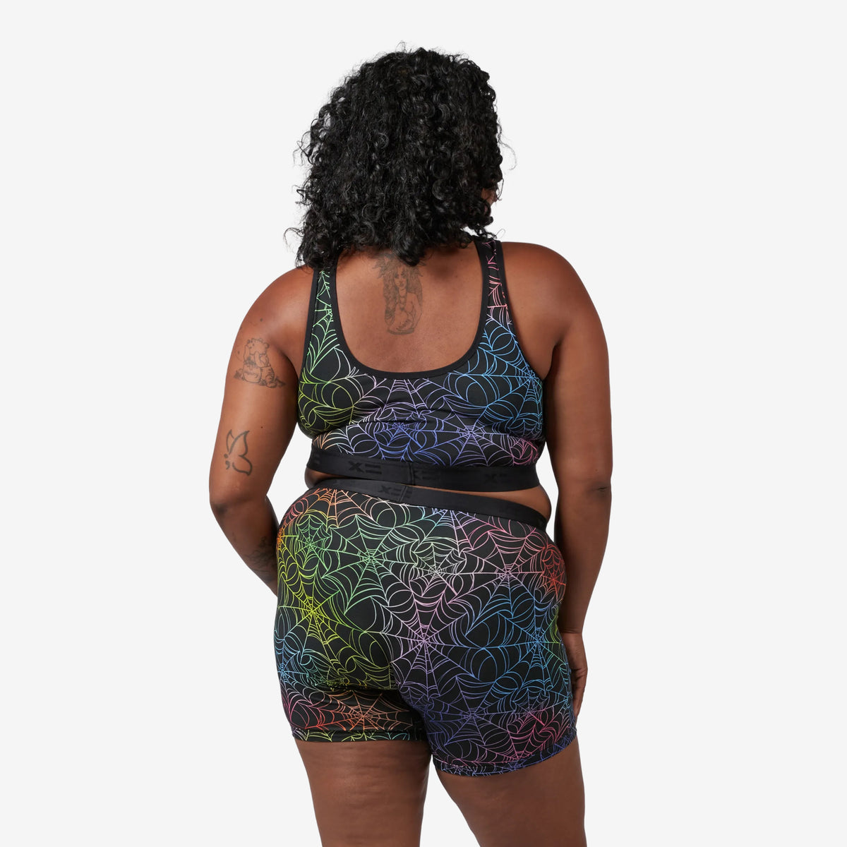 Model: Maliyah is 5'7" and wears a 2X