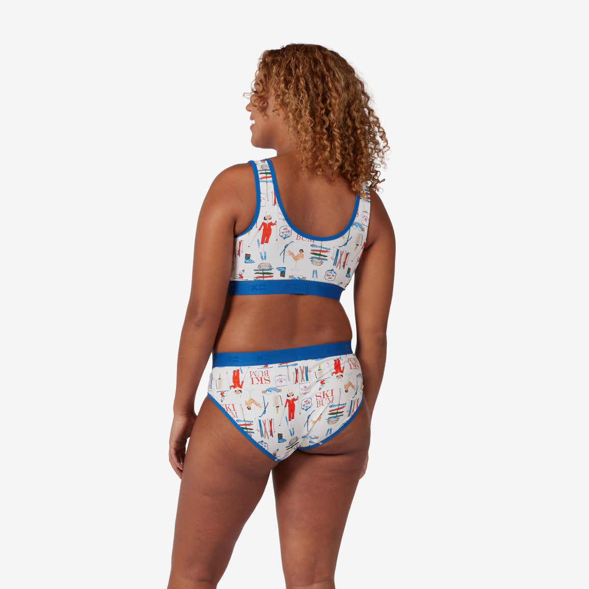 Model: Neveah is 5' 7" and wears a Medium
