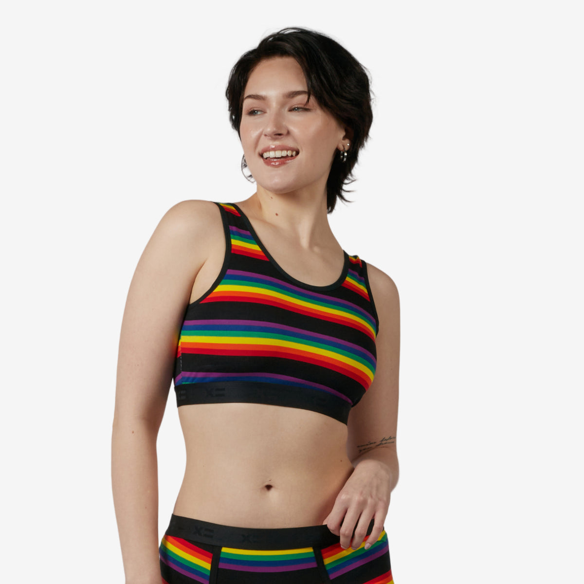 Model: Avery is 5'9" and wears a Medium