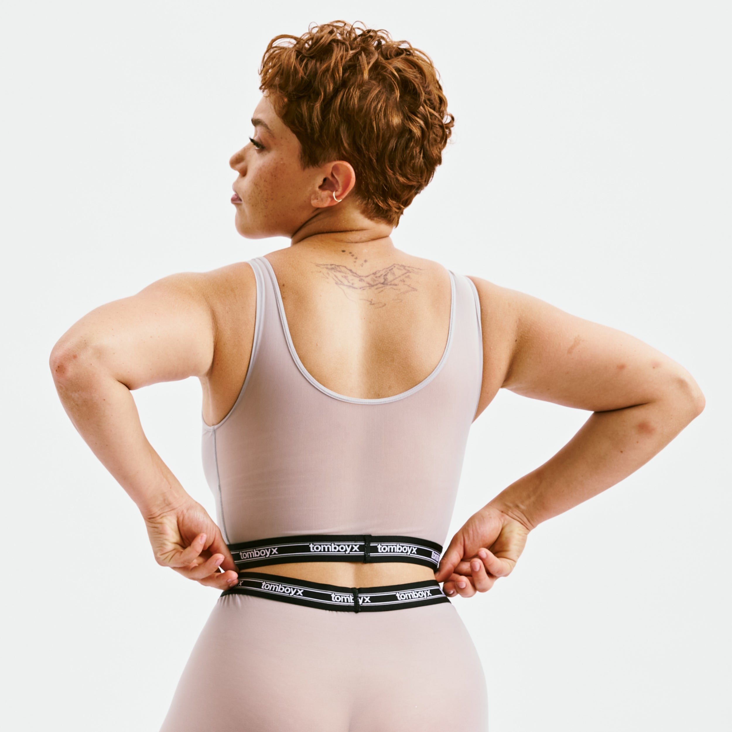 Model: Ariana is 5'7" and wears a medium