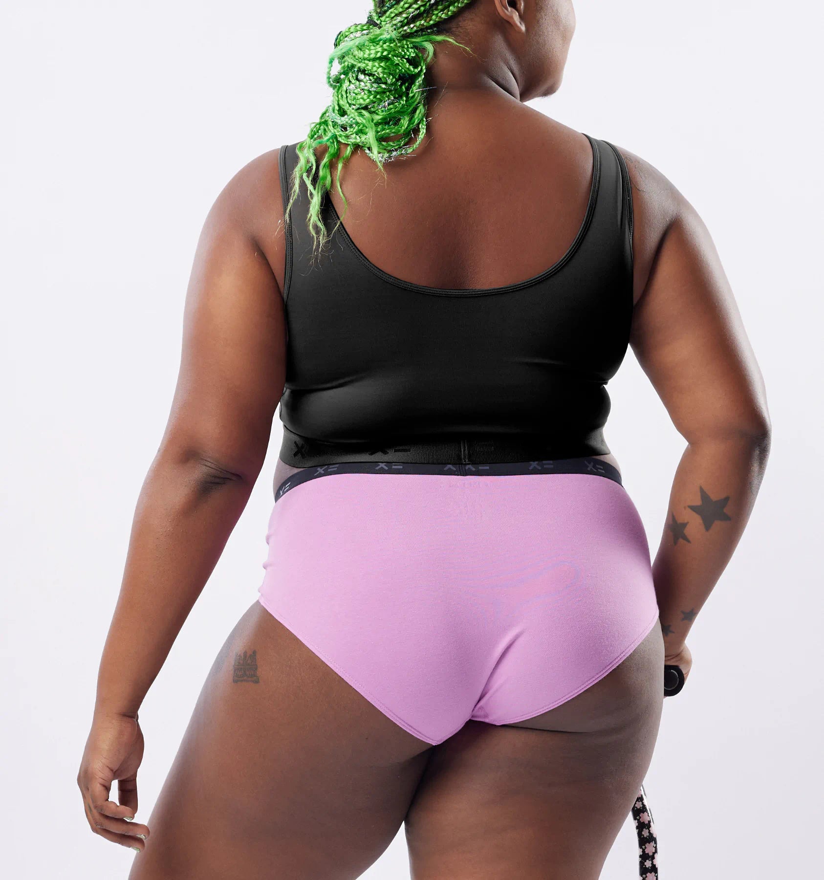 Model:Saira is 5'7" and wears a 2X